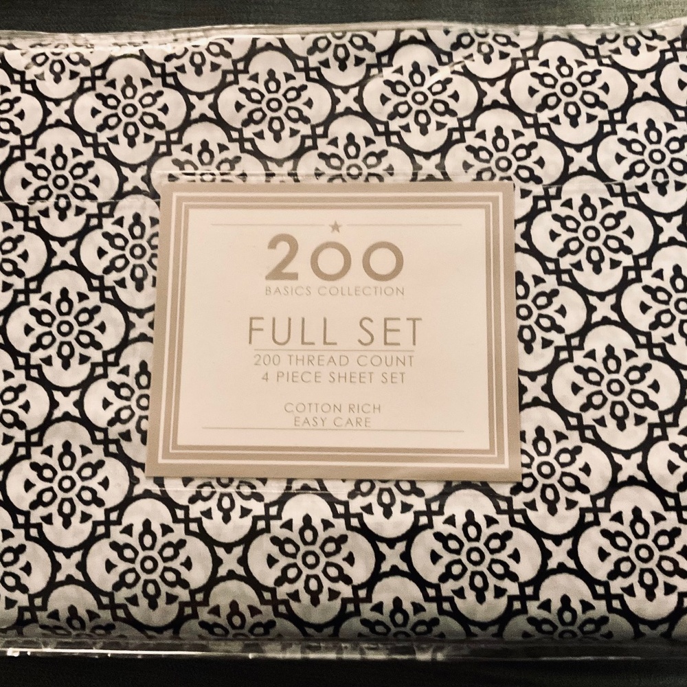 Full size bed sheet set